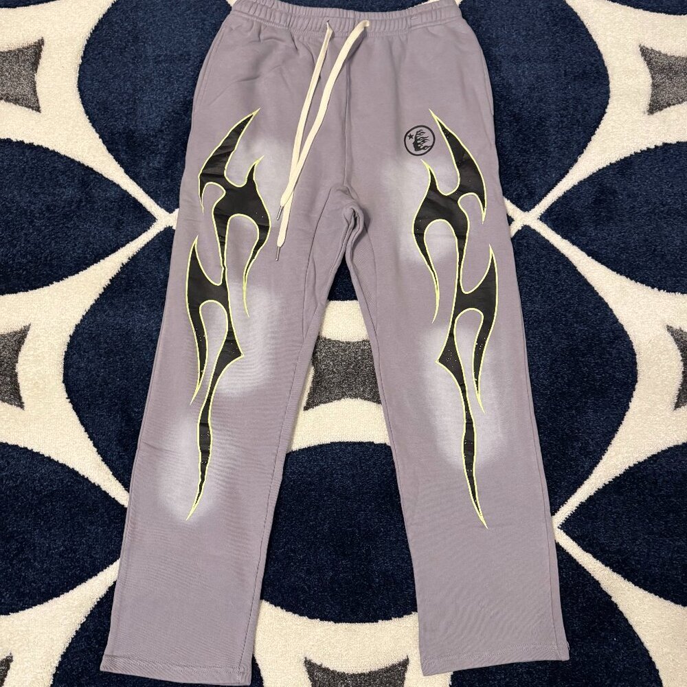 Hellstar Gray Flames Sweatpants Men’s Size Large